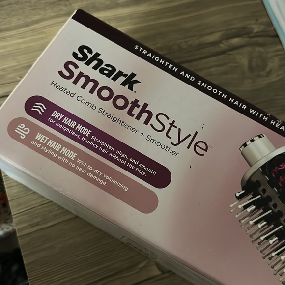 Shark SmoothStyle Hair Dryer Brush - Picture 2 of 6